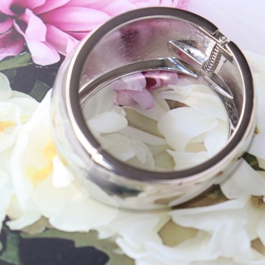 Brazalete grande plateada