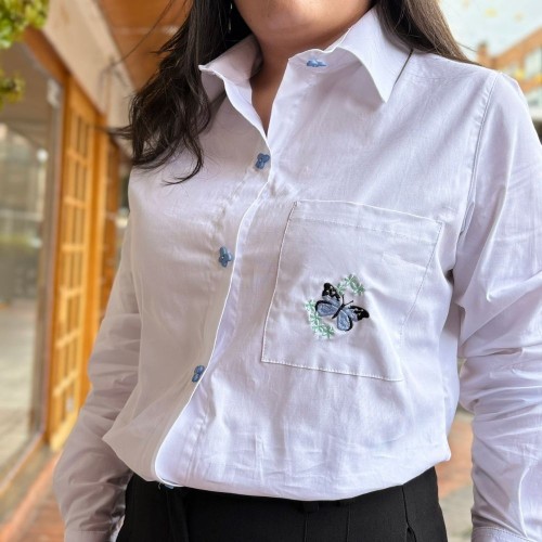 Camisa para mujer en algodón con cuello rígido