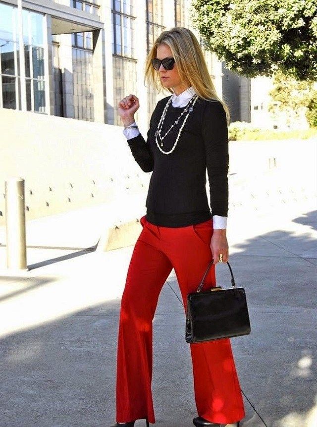 pantalon rojo con negro oficina