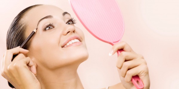 RESALTA TU BELLEZA NATURAL: GUÍA DE MAQUILLAJE PARA UN LOOK FRESCO Y AUTÉNTICO